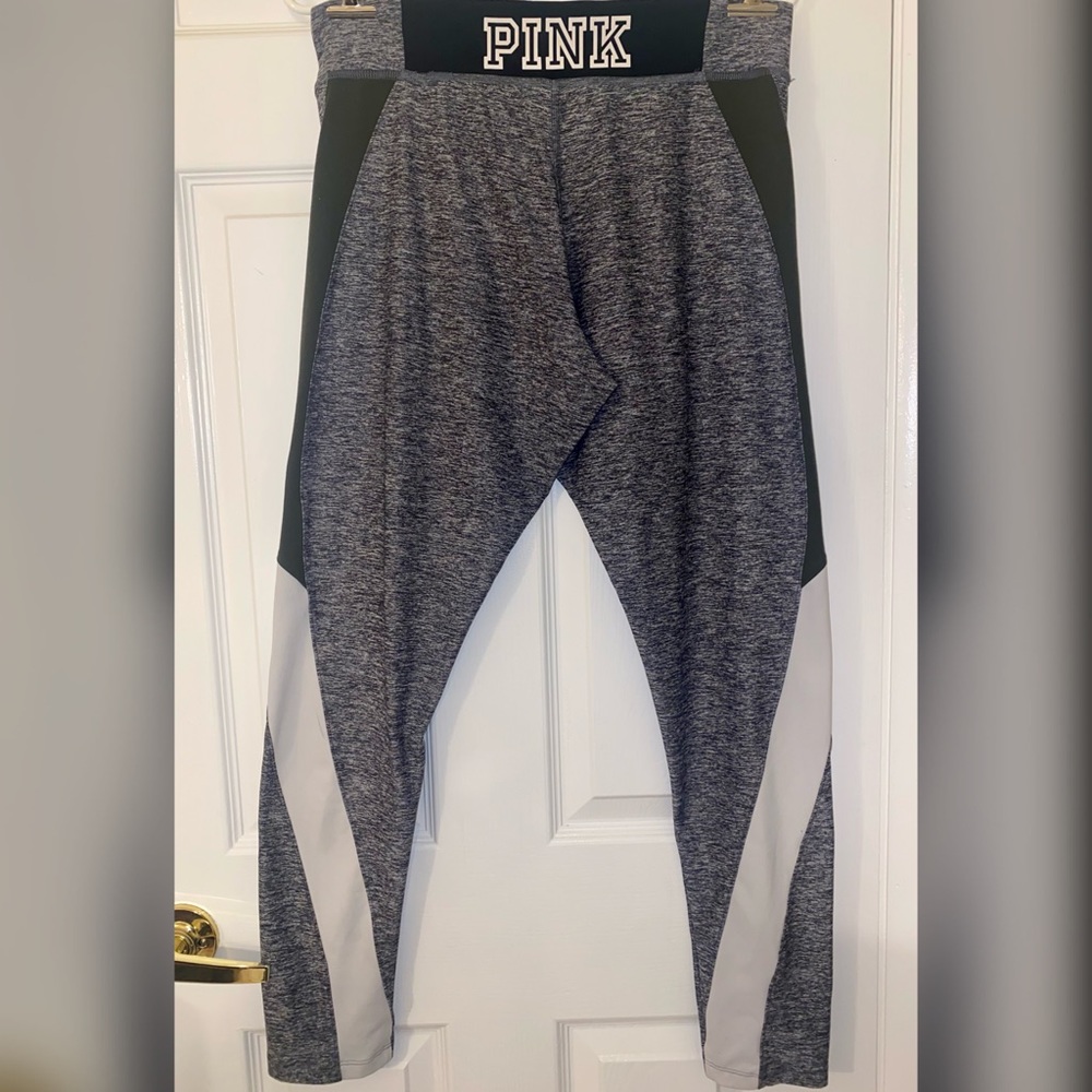Large Victoria Secret Ultimate Legging